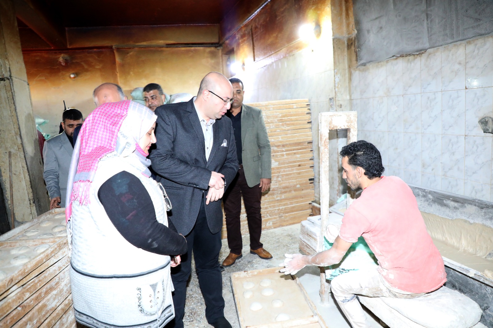 المحافظ يطمئن علي جودة رغيف الخبز